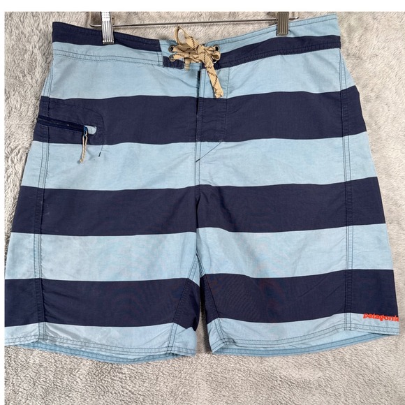 Patagonia Wavefarer Mens 34 Board Shorts Swim Trunks Striped Nylon Blues READ - Picture 1 of 8